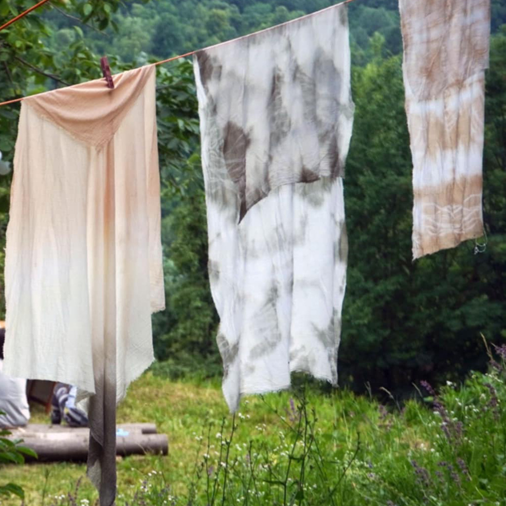 +Experience GIFT: Herbal dyes workshop și yoga în natură