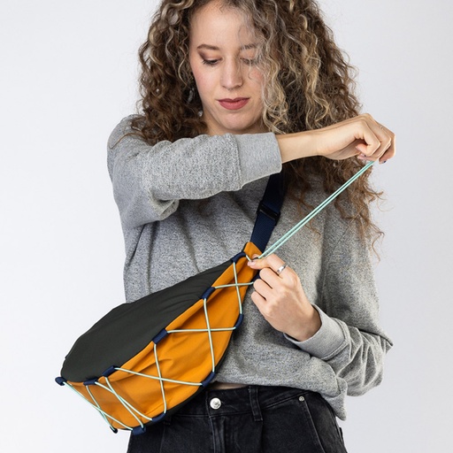 [LUNA_UNI_clr_blckng] Color-blocking LUNA Crossbody táska